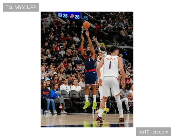 哈登火力全开率领快船大胜太阳 再次上演全场最亮眼表现